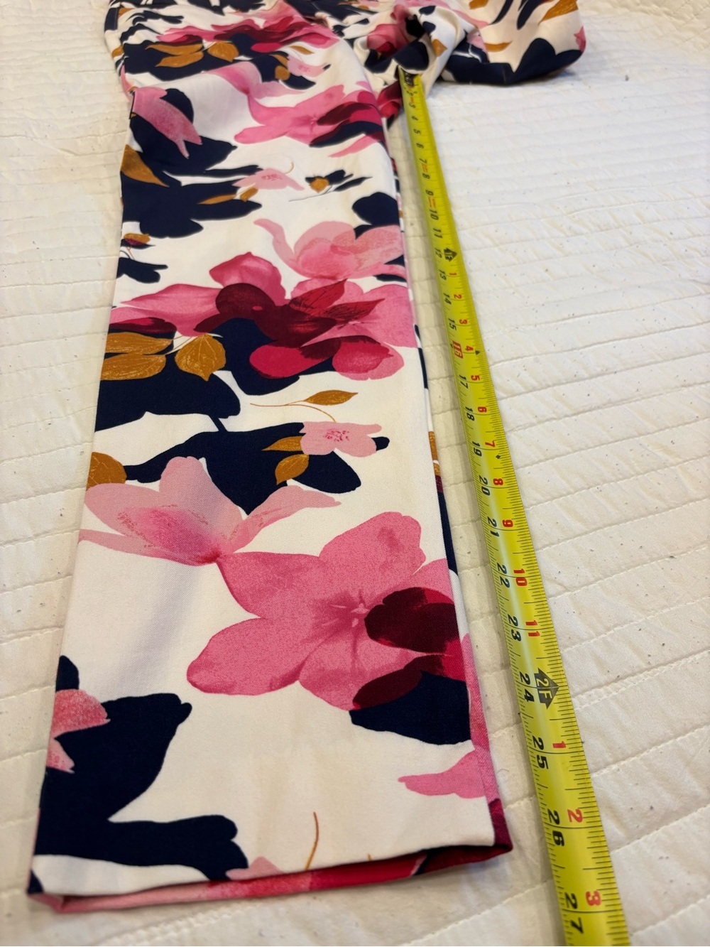 Old Navy Pixie High Rise White Stretchy Pants Pink Navy Floral Women's 8 NWT - Picture 2 of 8